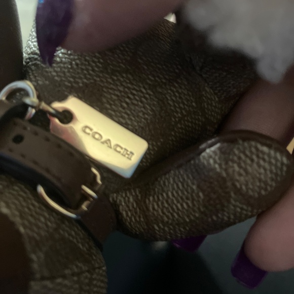 Coach - Picture 2 of 4